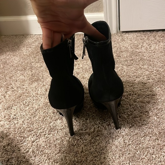 Yves Saint Laurent Black Suede Platform boot heels
Size 37 1/2 EU SIZE 6 US - Picture 5 of 13